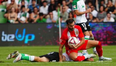 Aprobados y suspensos: la garra de Luis Suárez rescata a un mal Almería