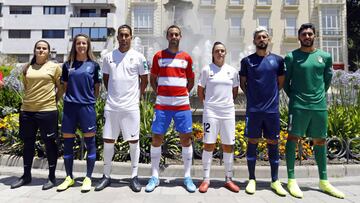 Presentación de las nuevas camisetas del Granada.