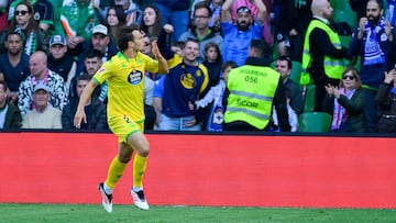 Genreau celebró su primer gol con el Deportivo y poco después fue expulsado.