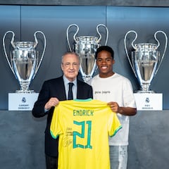 Endrick, con las 25 y un obsequio: “Para Florentino, con cariño”