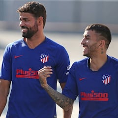 Carrasco y Costa, con el grupo; Giménez y João todavía no