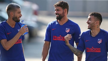 Carrasco y Costa, con el grupo; Giménez y João todavía no