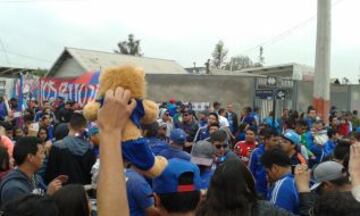 Miles de hinchas llegaron hasta el CDA para alentar a los jugadores.