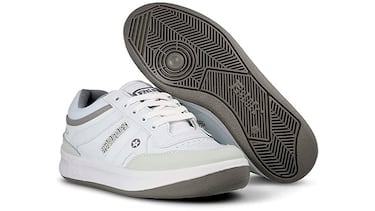 ¿Tienes el pie ancho? Estas cinco zapatillas de hombre y mujer son las más cómodas para ti