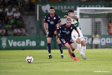 Pura electricidad. El extremo deportivista es de los jugadores por los que se paga una entrada para ver un partido. Aunque ayer no acabó de transformar su buen hacer en gol ni asistencia. Cada jugada suya hacía temer a la defensa ilicitana.