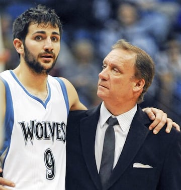 Ricky Rubio y Flip Saunders en un partido de los Minnesota Timberwolves.