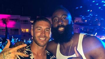 Sergio Ramos disfruta de las noches de Ibiza con Harden