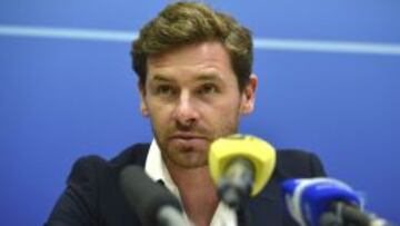 BAL01 NYON (SUIZA), 05/09/2013.- Villas-Boas, en el Foro de Entrenadores de la UEFA