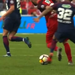 Por esta acción Dani Alves se pierde el Mundial