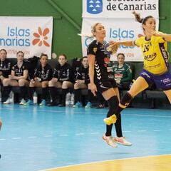 El Rocasa de una gran Silvia Navarro defenderá cinco goles