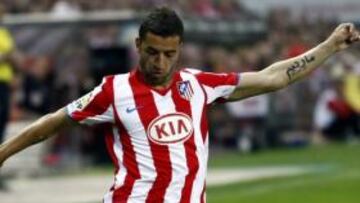 Simao Sabrosa, centrocampista del Atlético de Madrid, valoró los posibles rivales del Atlético de Madrid en el sorteo de la Liga de Campeones que se celebrará esta tarde y afirmó que "los rivales estarán preocupados de que les pueda tocar el Atlético. Nosotros tenemos que estar tranquilos y pensar que la temporada pasada no perdimos ni un solo partido"