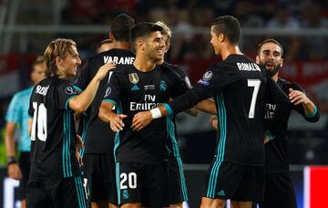 Real Madrid 2-1 Manchester United: Super Cup - in pictures