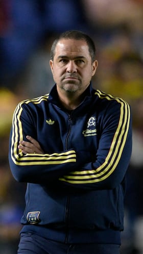 America's Brazilian head coach Andre Jardine looks on during the Liga MX Clausura match between America and Mazatlan at Ciudad de los Deportes Stadium in Mexico City on March 15, 2026. (Photo by Alfredo ESTRELLA / AFP)
