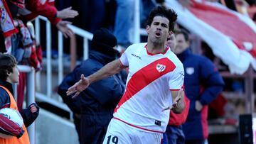 Diego Costa celebra uno de sus goles con el Rayo.