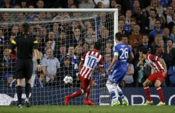 1-3. Arda Turan marca el tercer gol.