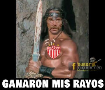 Pumas y Chivas roban los reflectores en los memes