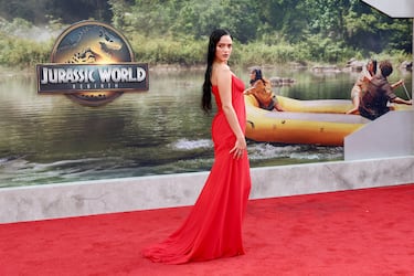 Luna Blaise posa en la alfombra roja de 'Jurassic World: El renacer' en el Lincoln Center, Nueva York.