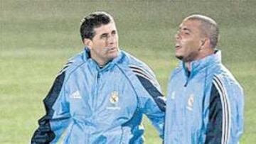 <b>PREOCUPACIÓN. </b>Caro pregunta a Ronie sobre su dolencia.