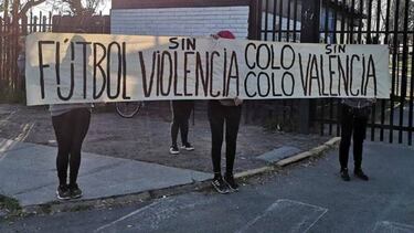 Protesta en el Monumental: exigen la salida de Leo Valencia