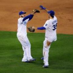 Royals dan la vuelta al partido en séptima entrada mágica