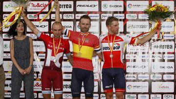 Jos&eacute; Joaqu&iacute;n Rojas, &Aacute;ngel Vicioso y Jordi Sim&oacute;n, en el podio de los Campeonatos de Espa&ntilde;a de Ciclismo en Ruta de 2016 celebrados en Cocentaina.