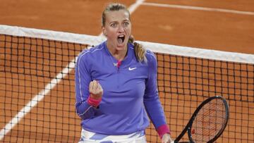 Petra Kvitova celebra su victoria ante Leylah Fernandez en tercera ronda de Roland Garros 2020.