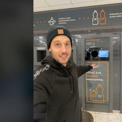 Un español afincado en Finlandia enseña las máquinas que hay en los supermercados