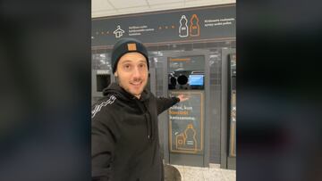 Un español afincado en Finlandia enseña las máquinas que hay en los supermercados