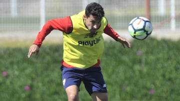 Jes&uacute;s Navas, entren&aacute;ndose con el Sevilla, en una imagen de archivo.