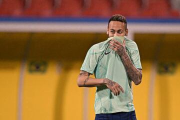 Neymar, durante un entrenamiento en Qatar.