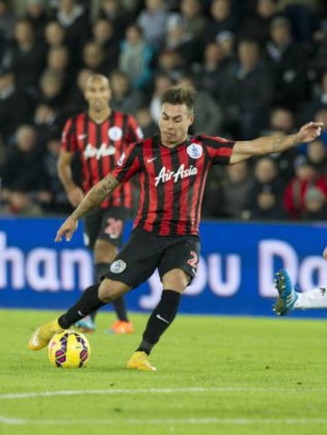 De Espa&ntilde;a a Inglaterra. Eduardo Vargas pas&oacute; del Valencia al Queen Park Rangers.