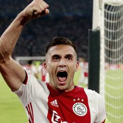 El Ajax avanza a la fase de grupos con un partido gris