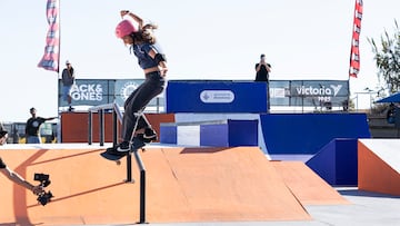Valentina Krauel en el Extreme Barcelona 2024 de skate.