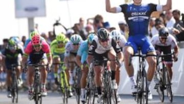 Marcel Kittel batió a Mark Cavendish y logró su primer triunfo con el Etixx.