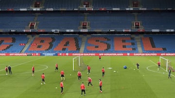 Suiza entren&oacute; en el Jakob-Park de Basilea.