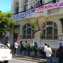 Hinchas wanderinos se toman la sede por salida de Ormeño