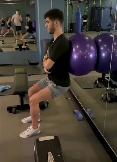 Sigue trabajando tanto en el gimnasio como fuera. Se marcha una semana fuera con su familia, pero sigue trabajando sin pausa. La última semana del año la pasa en Valdebebas, donde se ejercita en el gimnasio.