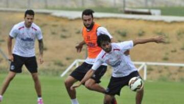 Iborra, en el centro, durante un entreno.