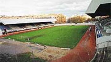 <B>HOSPITALIDAD</B>. El Suárez Puerta de Avilés acogerá el último partido de Liga del Oviedo, ya que el Carlos Tartiere ha sido clausurado.