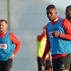 En el Colonia de Jhon Córdoba hay miedo tras los 3 positivos