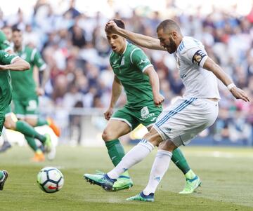Benzema's shot led to Gareth Bale's opener. Min.7