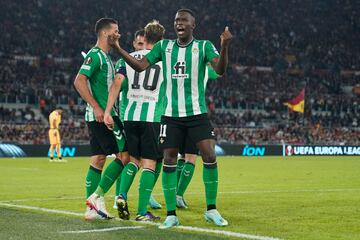 1-2. Luiz Henrique celebra el segundo gol.