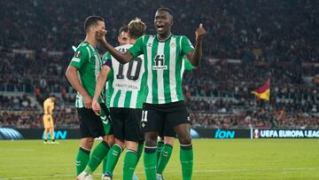 1-2. Luiz Henrique celebra el segundo gol.
