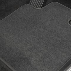 Este producto casero deja las alfombras del auto como nuevas