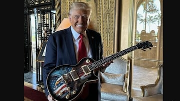 El presidente electo de los Estados Unidos, Donald Trump, suma un nuevo producto a su serie de artículos en venta: una línea limitada de guitarras.