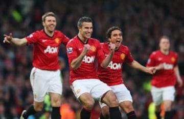 Van Persie celebra el segundo gol del United.