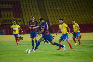 Empate a uno en El Campín entre las leyendas de Colombia y las del Barcelona. Los mejores momentos que se vivieron en Bogotá.