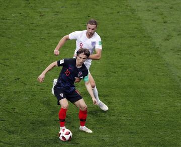 Luka Modric y Jordan Henderson.