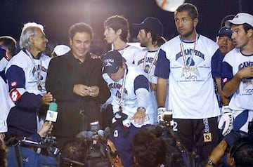 Para el Apertura 2004, Hugo conseguiría el bicampeonato como estratega, esto luego de vencer en la final a Monterrey.