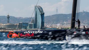 El Alinghi entrenando en Barcelona.